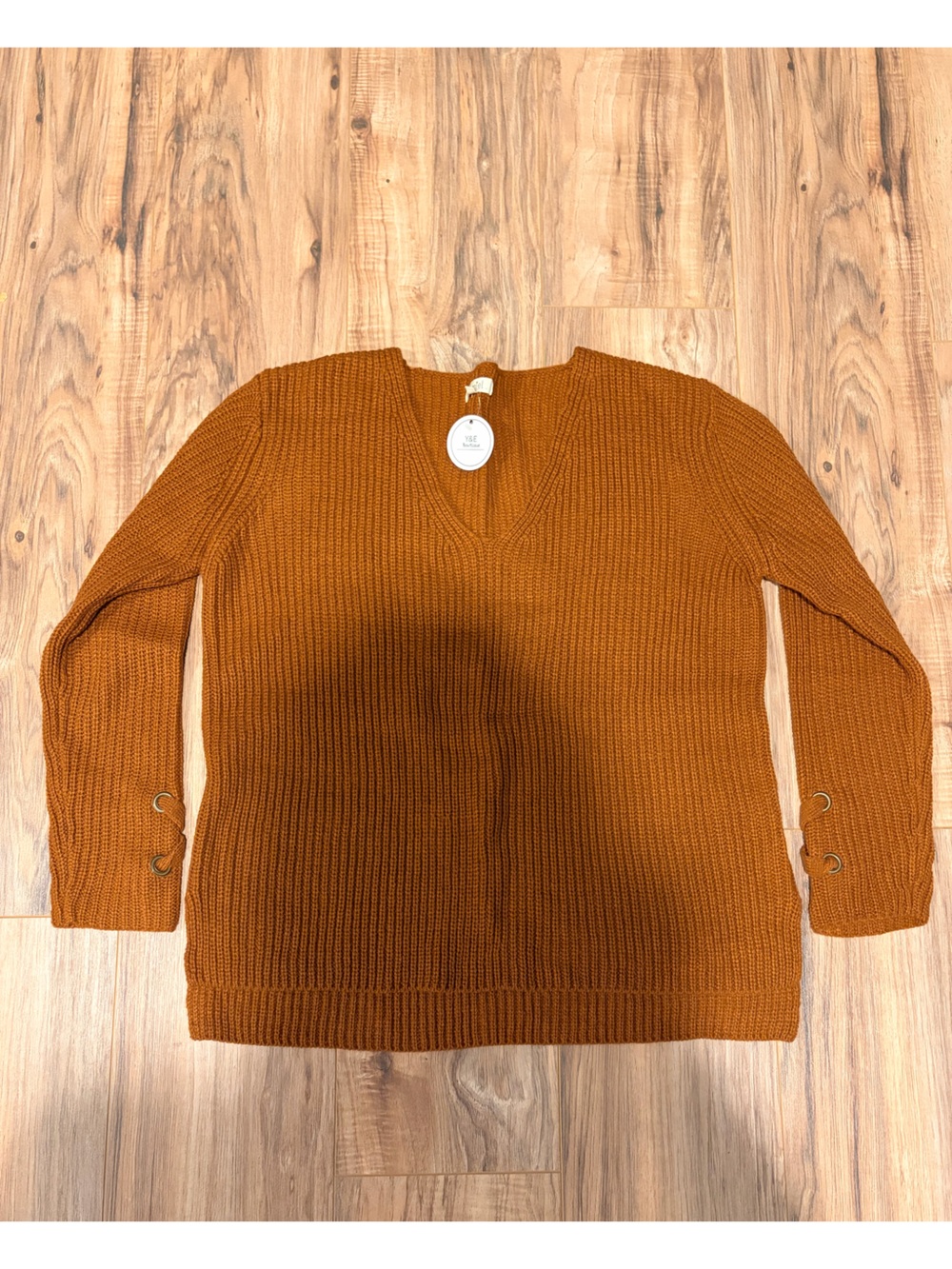 LA MIEL V-Neck Sweater in Rust Orange